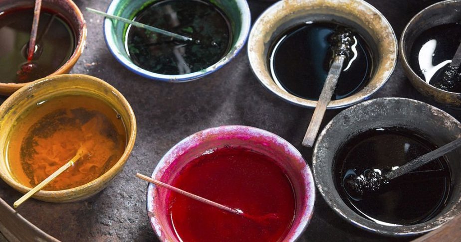 Dyes vs. Pigments